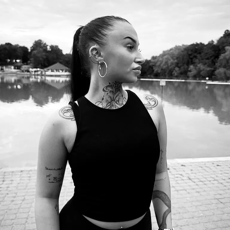 adri_kormondi.01 adri_kormondi01