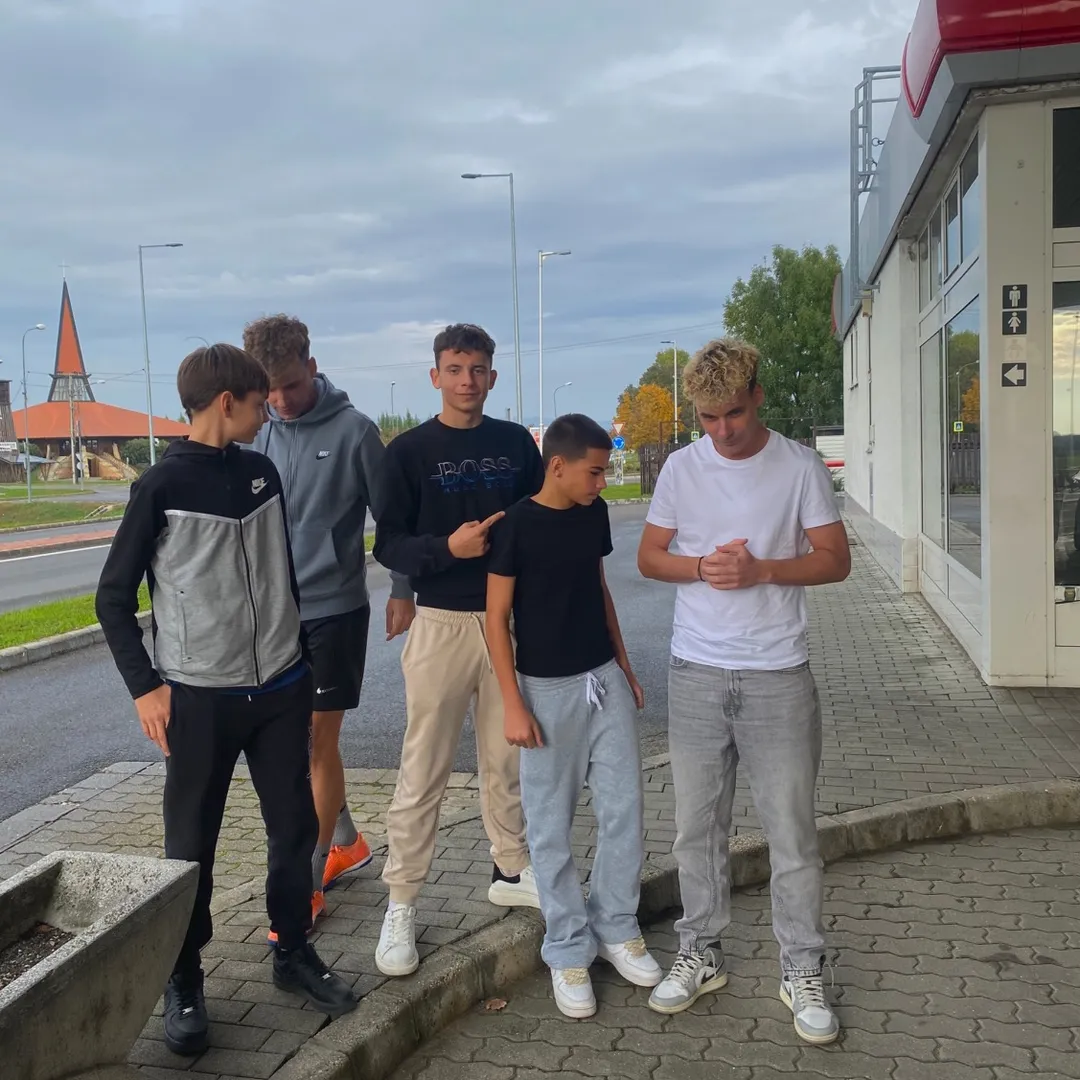 iamrobiofficial_ iamrobiofficial_