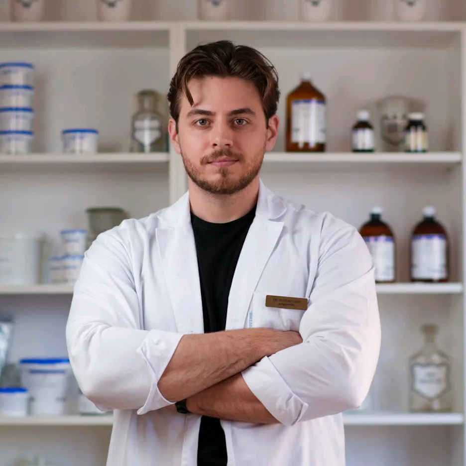 dr. Pető Botond gyógyszerész gyogyszereszur